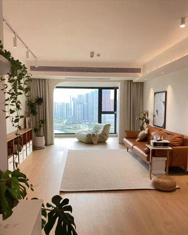 湖南一四口之家火了，蜗居168㎡小屋，布置得那叫一个高级，晒晒
