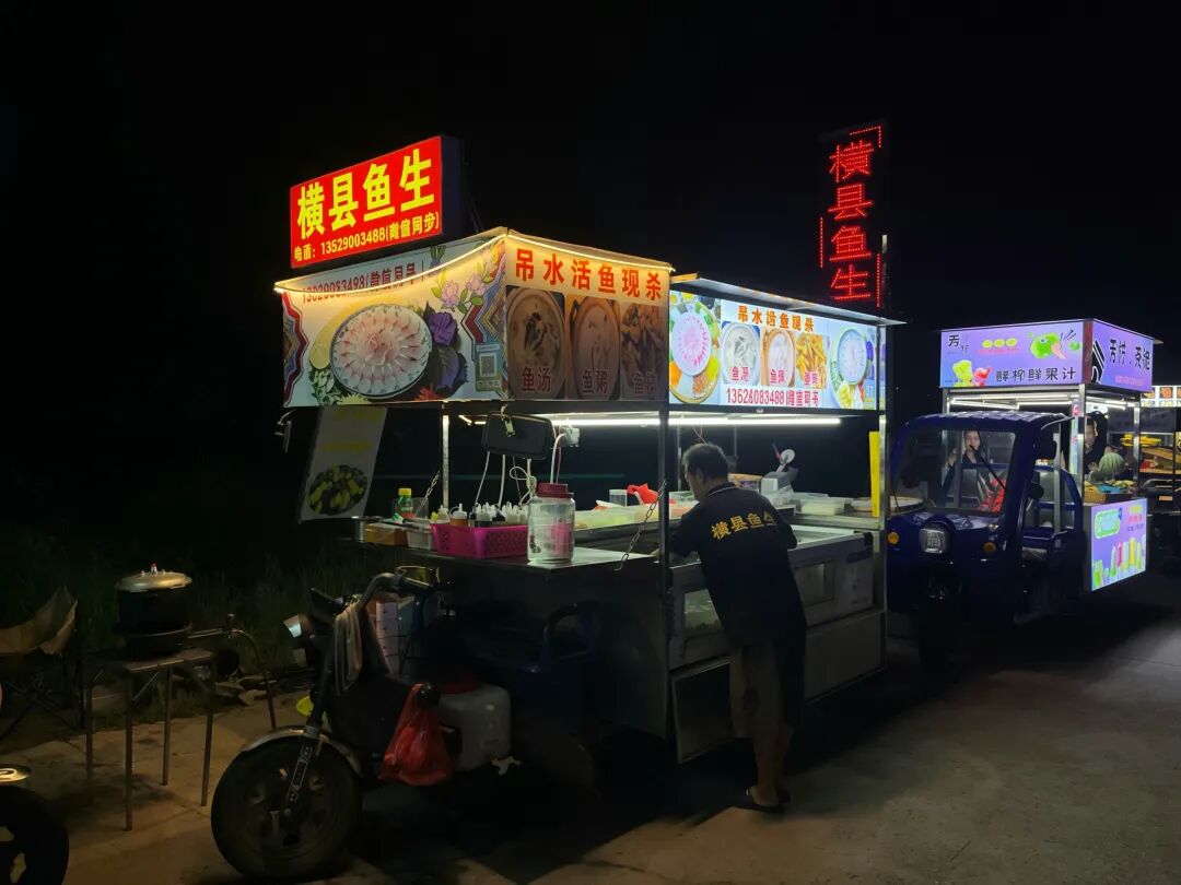 夜市摊位月租27万元，摆摊比开店还烧钱?