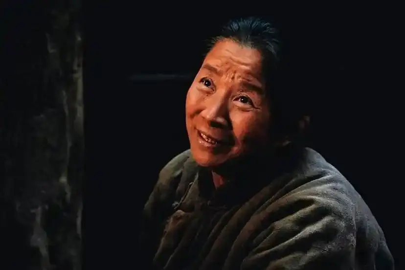 《生万物》拿下四项金鹰提名，女主杨幂爆冷落选，奖项标准引热议