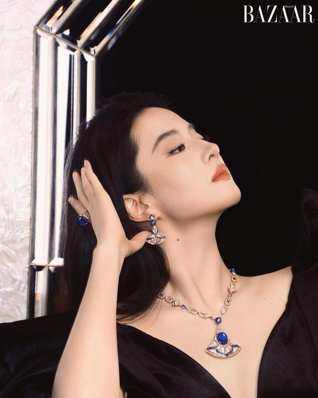 刘亦菲拿下芭莎2026金九封面，单人三封排面拉满