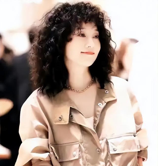 离婚7年，马伊琍从前半生到最高职称，婚姻七年竟靠彼此成就