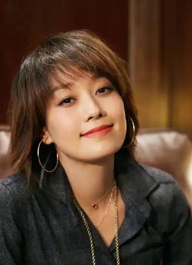离婚7年，马伊琍从前半生到最高职称，婚姻七年竟靠彼此成就
