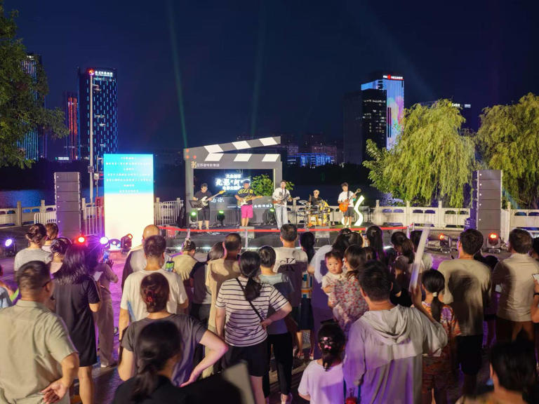 光影筑梦运河畔! 大众文化“创享计划”之光影“河”唱电影主题歌会燃动淮安