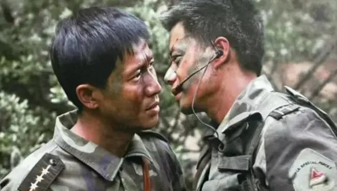 一脸油腻别演刑警？《藏锋》段奕宏张国强顶肚相见，真发福与假胖其实一眼就能看穿