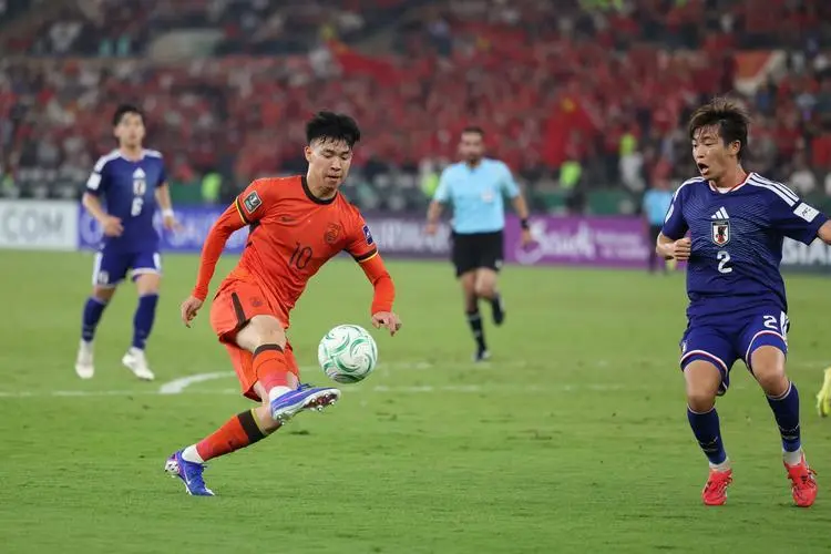 国足和U23抢主力? 邵佳一上任后首次迎考验，张玉宁王钰栋面临二选一