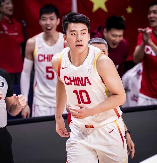 不怪手感差! 男篮输新西兰后，王俊杰道出了自己状态低迷的原因
