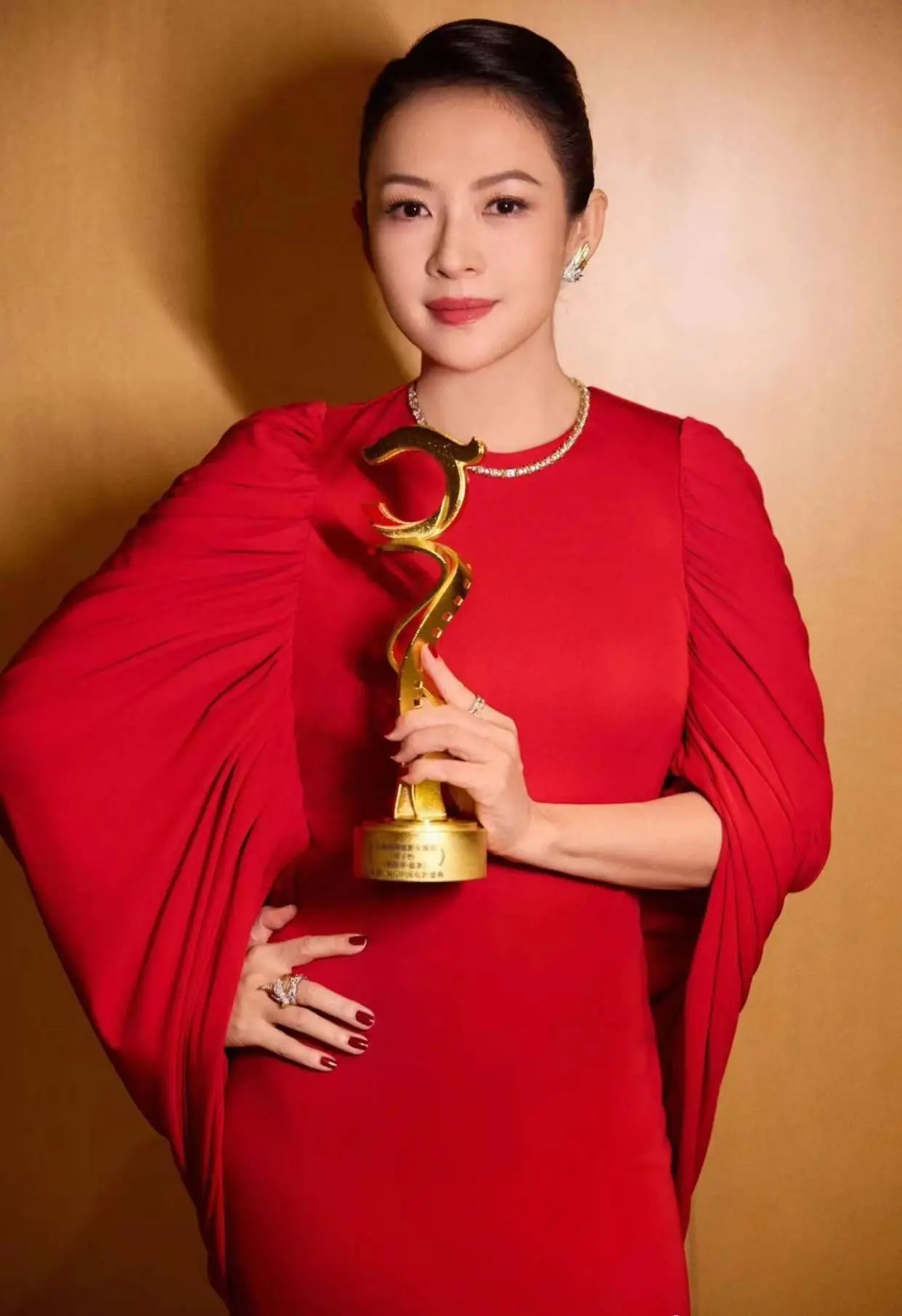 章子怡非演反赚：揭秘演员230万如何实现超130倍投资回报
