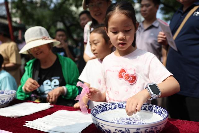 北京民俗博物馆复刻古时七夕“乞巧”仪式感