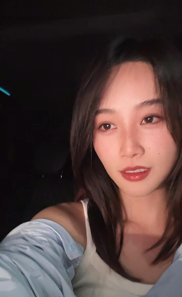蓝盈莹新恋情细节曝光! 双方已见过家长，恋爱里包容也会撒娇