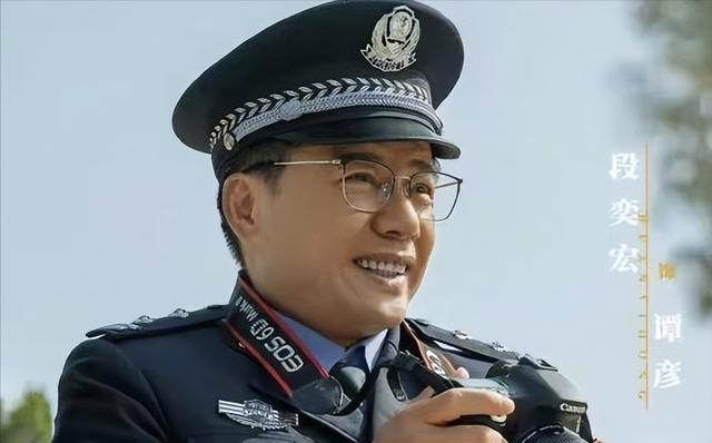 同样是“特警”，看了阿如那和段奕宏后，才明白什么是教科书演技