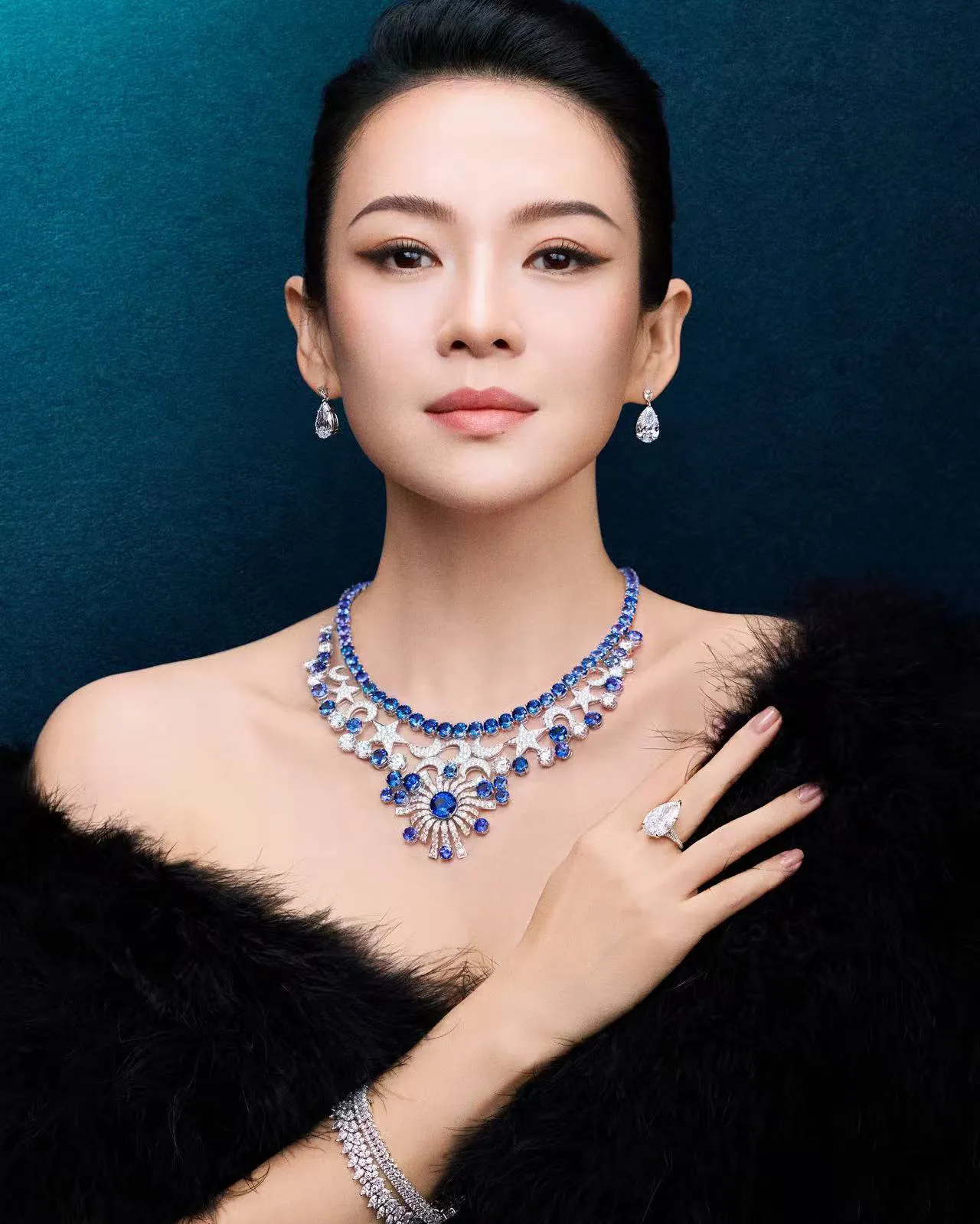 汪峰现在应该沉默了，不是因为和森林北感情不好了，而是他完美错过了章子怡套现的3亿。