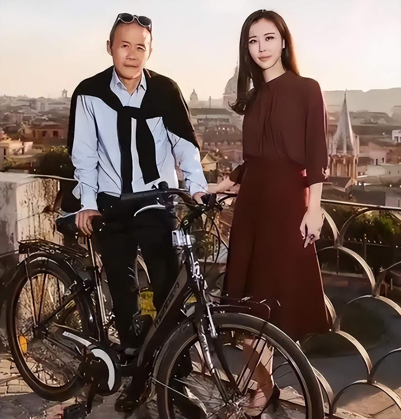 婚变传闻才真相大白，王石捧在手心的娇妻田朴珺，竟让他狠狠长脸