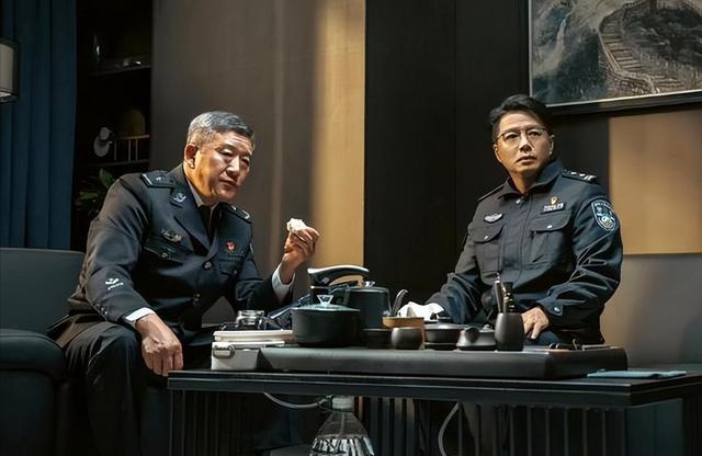 同样是“特警”，看了阿如那和段奕宏后，才明白什么是教科书演技