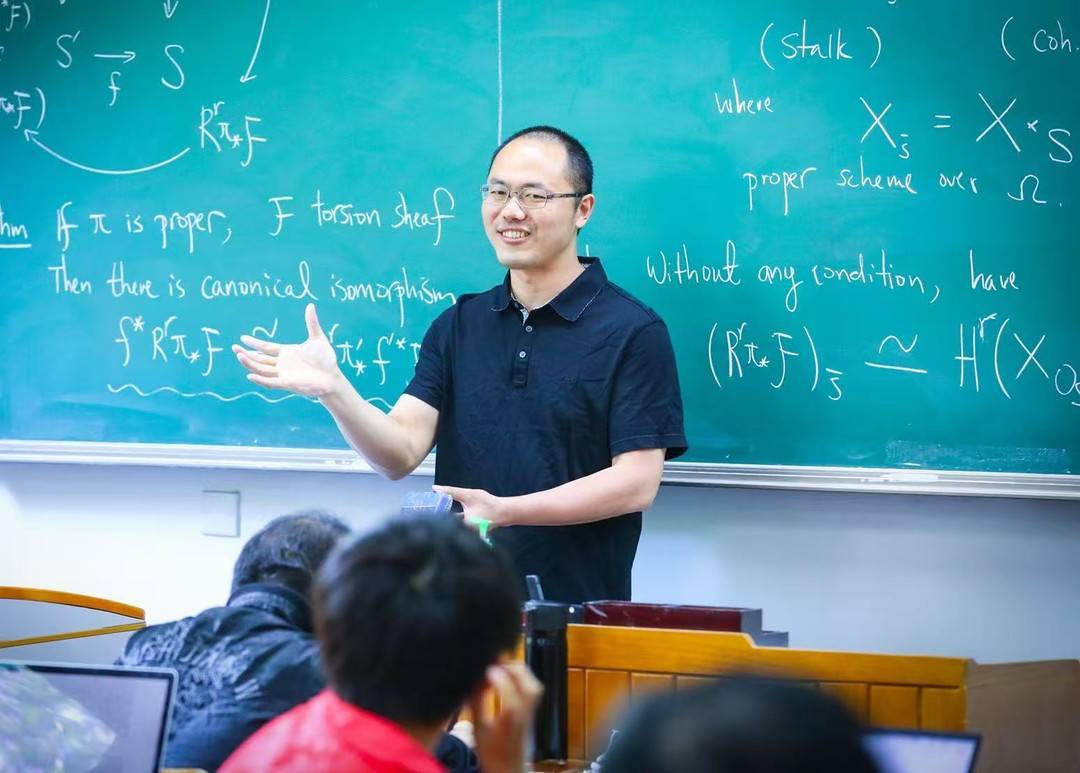 袁新意的数学“解题”新意｜封面头条