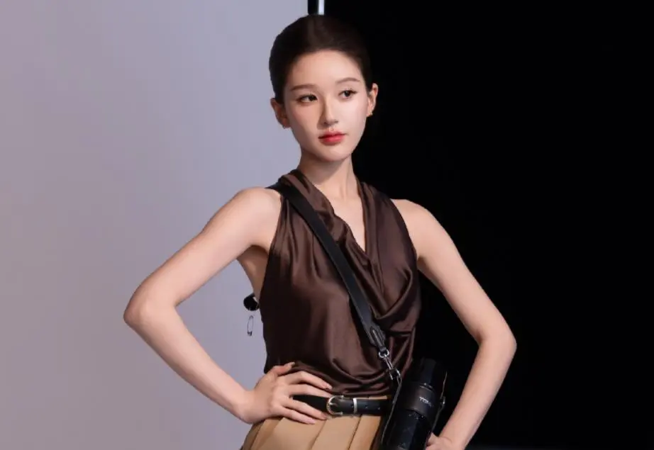 赵露思不进组拍戏，摇身一变成“监制”，选四个女主拍摄自己的剧