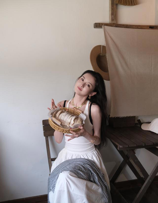 28岁宋祖儿晒多套私服！基础款也能玩转百样日常少女感