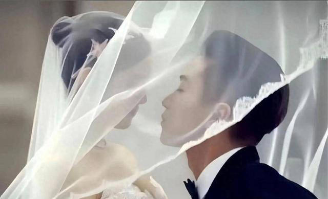 陈妍希不再隐瞒！含泪首次谈起离婚，妈妈一句话，没给陈晓留面子