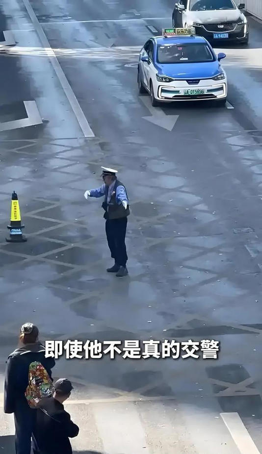 �������Ӽٰ罻��35�꣬����·�ڲ��벻��������ȫ�ǵ���