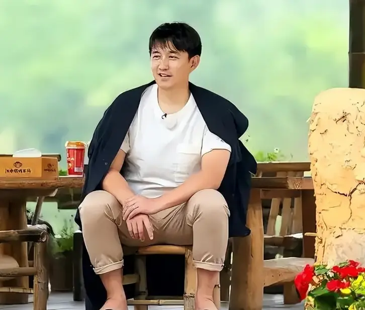 钱多有什么用？56岁带呼吸机的黄磊再传“噩耗”，蘑菇屋终成遗憾