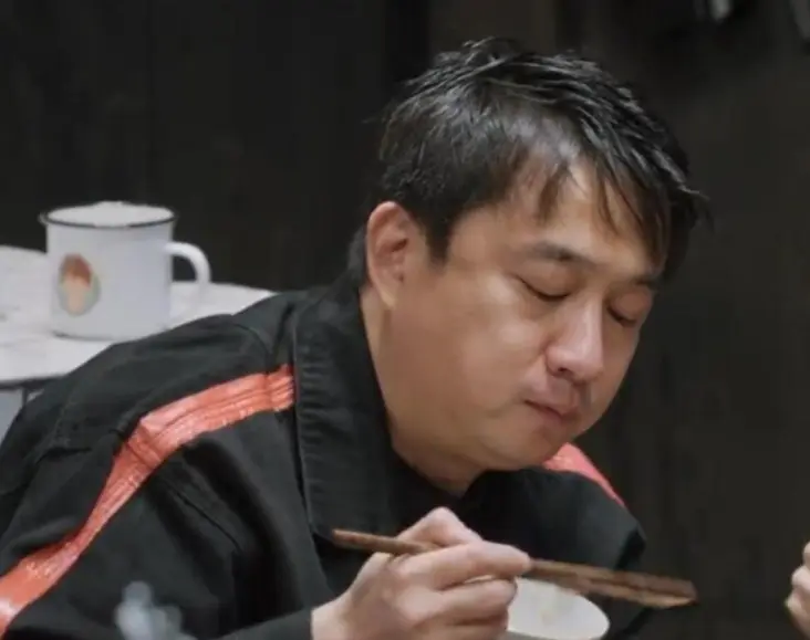 钱多有什么用？56岁带呼吸机的黄磊再传“噩耗”，蘑菇屋终成遗憾