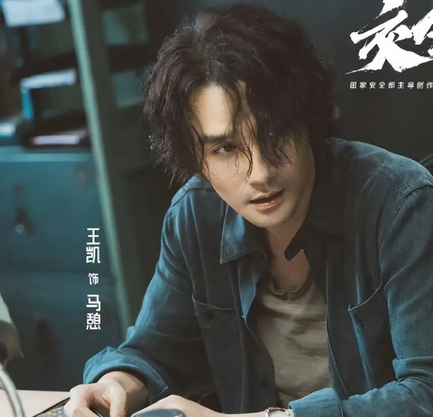 央视《交锋》收官，5人零差评，2人升咖，1人翻红，只有他被骂惨