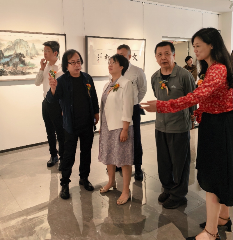 “文心清韵——中国当代书画名家走进光明作品展”在深举办