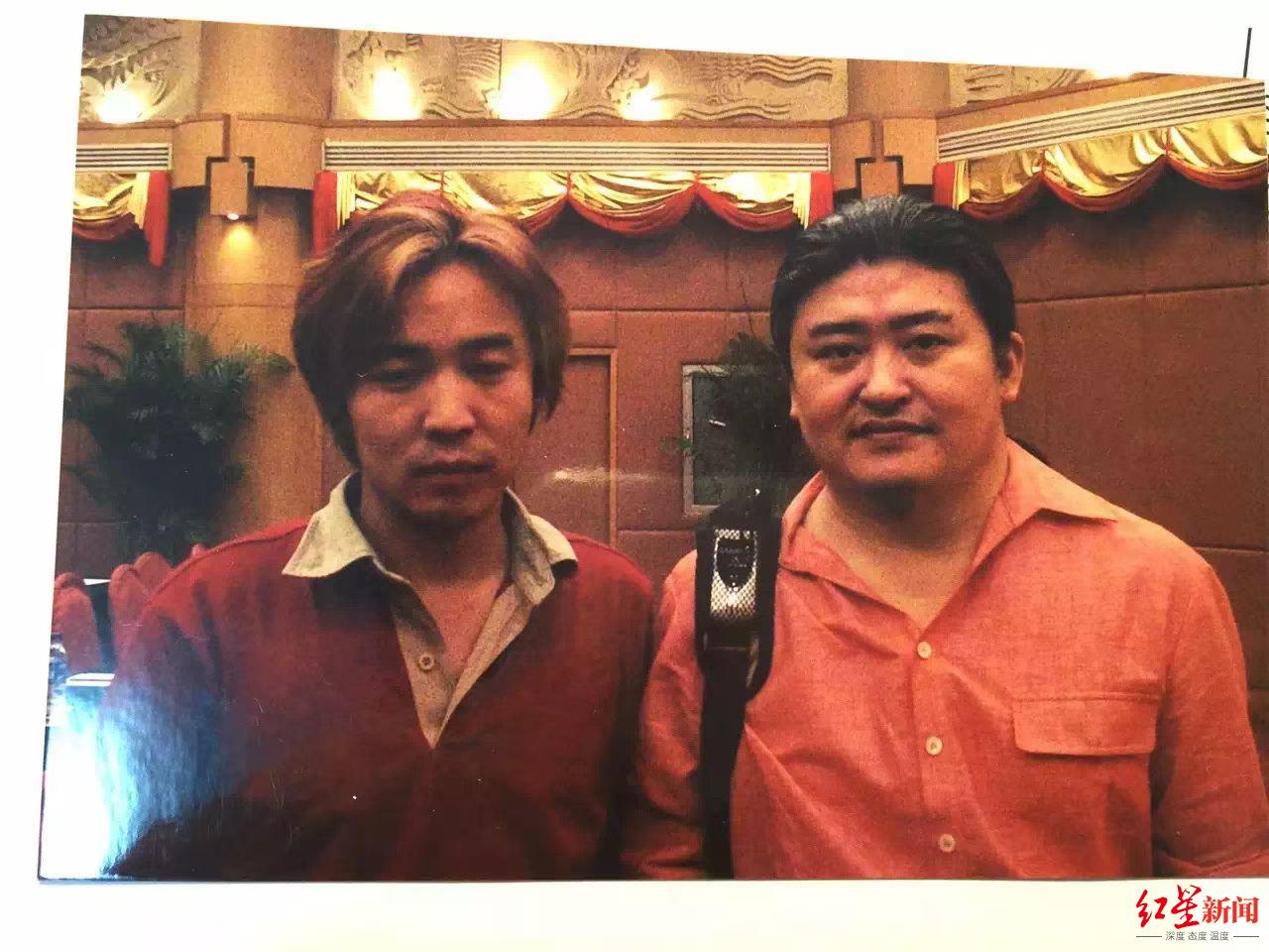好友、学生追忆刘欢：水均益说“痛失我欢” 学生称其上课从未迟到给分严格
