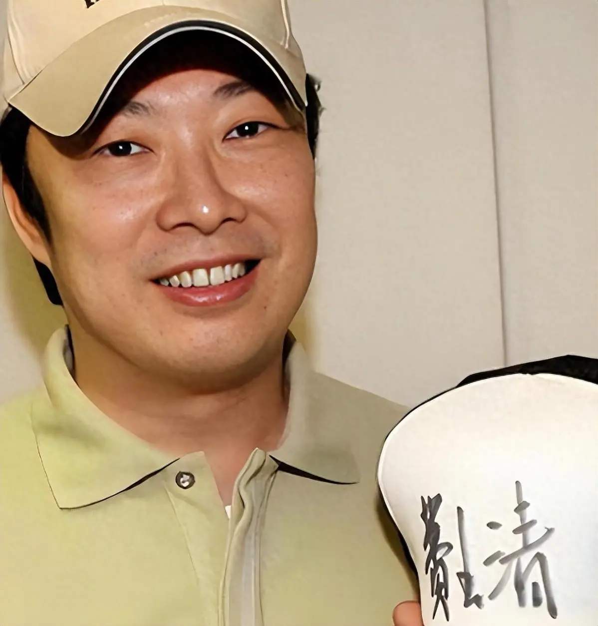 71岁费玉清现状曝光，未婚未育独居豪宅，和62岁女闺蜜相依为伴