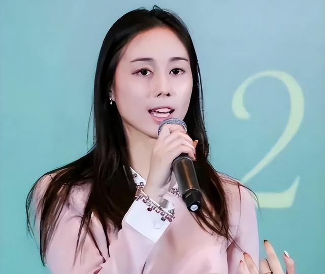 何鸿燊78岁生女儿，四太一句闲谈透露出身体惊人状态