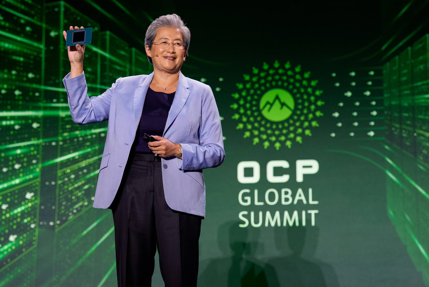 AMD展示EPYC Verano AI处理器 LPDDR内存获确认 “192核心”仍待厘清