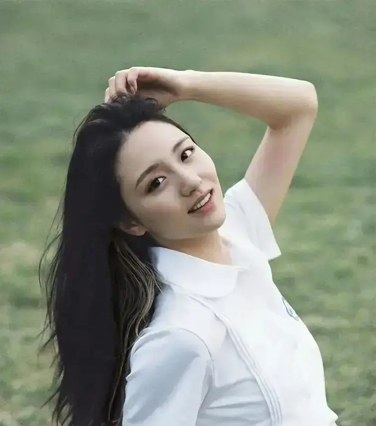 《交锋》5位美女颜值排名，邱天第4，周依然第3，第1实至名归