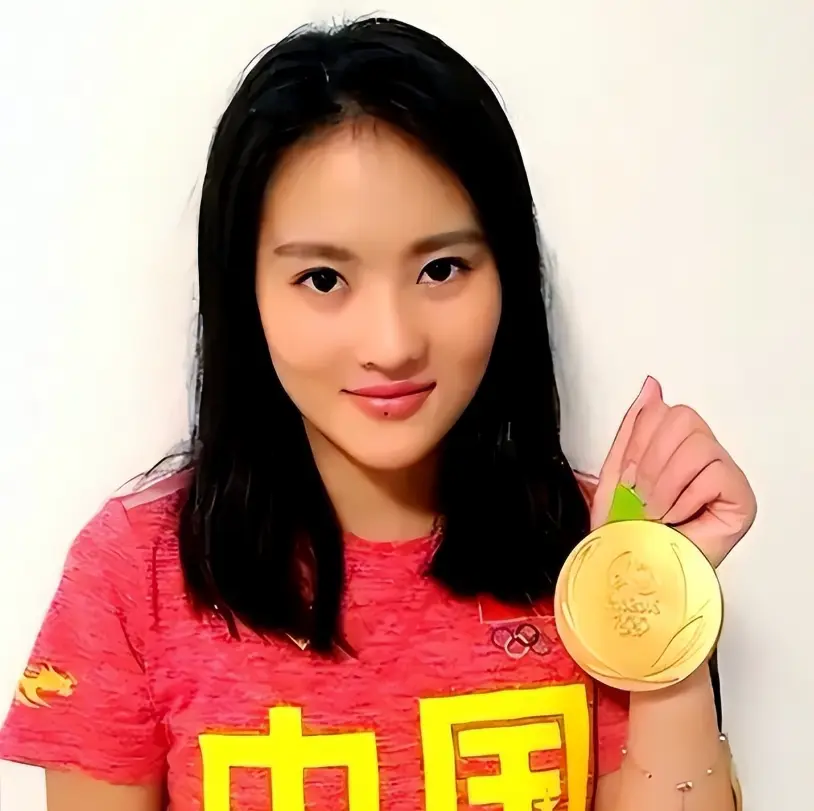 别再可怜陈若琳未婚了！33岁升正高级，原来她才是真正的“豪门”