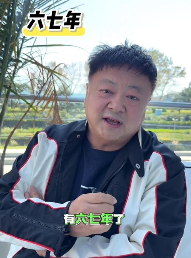 61岁洪剑涛手术经历曝光，青岛调理生活恢复工作却让观众直呼羡慕