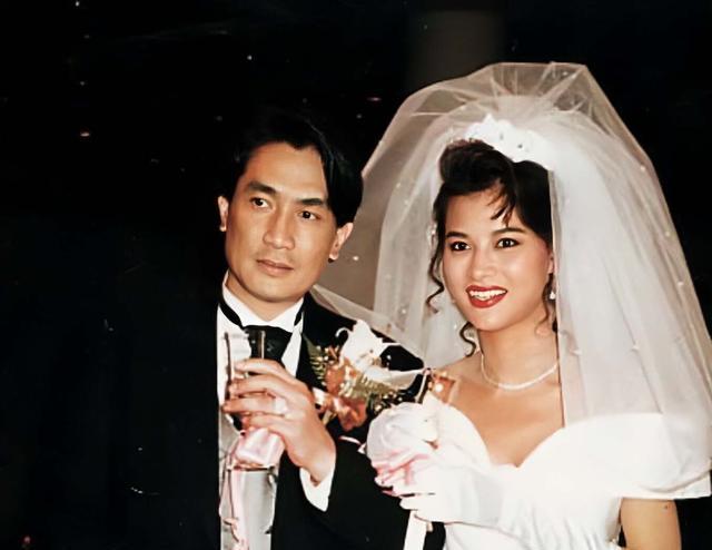 恭喜！62岁香港知名演员正式宣布结婚，婚礼将一切从简