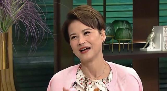 恭喜！62岁香港知名演员正式宣布结婚，婚礼将一切从简