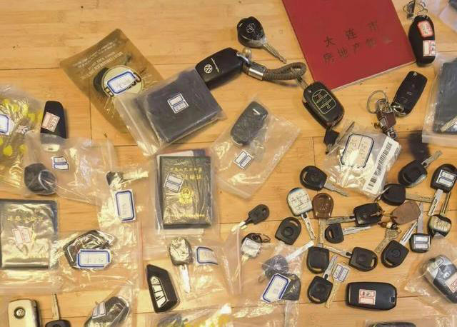 大连警方侦破一起犯罪团伙胁迫、控制出租车司机“碰瓷”系列案：通过高利贷逼迫司机实施“碰瓷”，作案100余起，涉案100万余元，13人落网