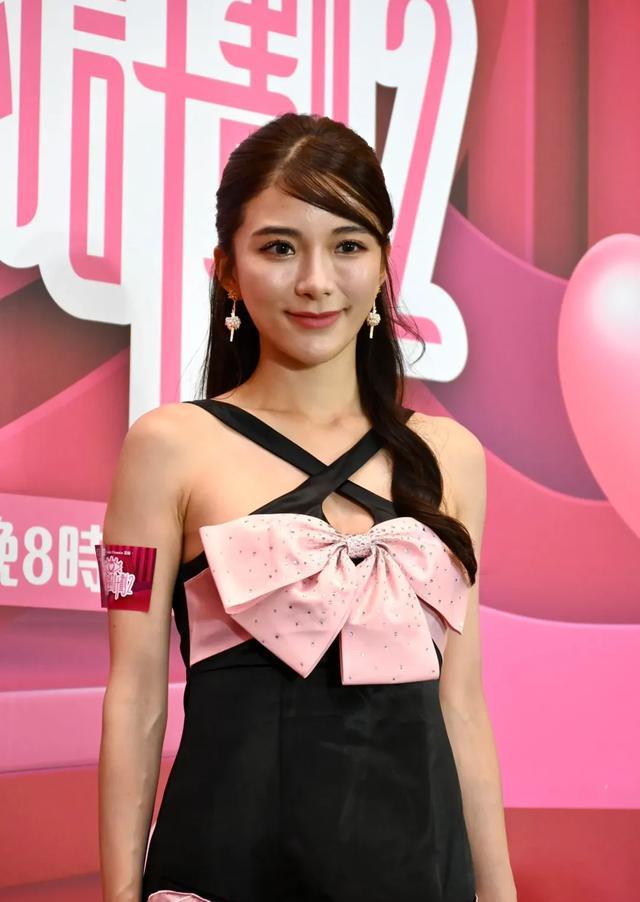 TVB小花陈星妤直言和李尔晨没发展可能,吐槽他撩郭珮文头发很油腻
