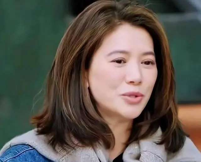演唱会失控落泪，与前女友同台合唱，张智霖一晚争议四起