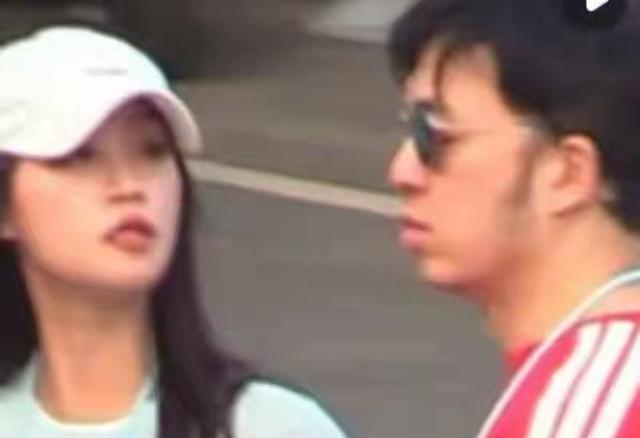 蓝盈莹乌镇现身，素人男友胡须未修却走路自然，双方家长早已见过
