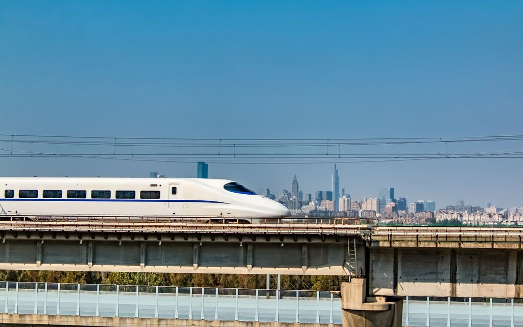 “X”字头列车将成我国最快高铁代表，哪条线路将有望首开?