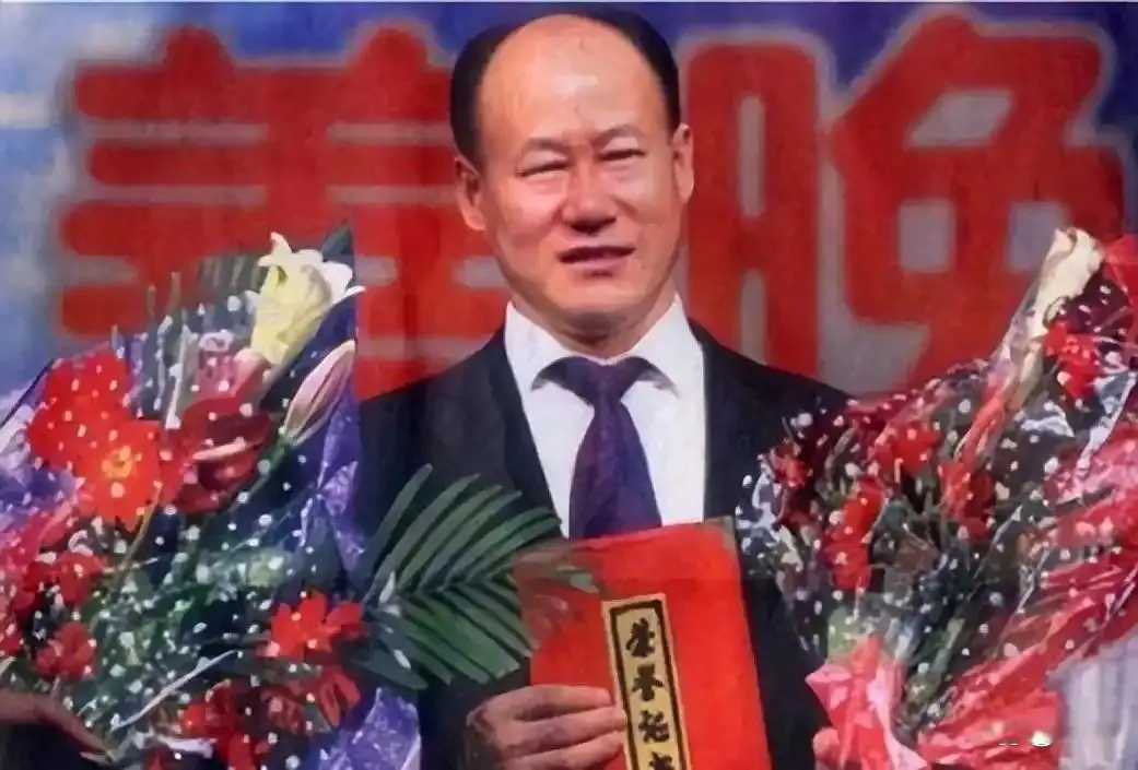 砸 1 亿请赵本山来代言，成本 2 毛竟骗农民 200 亿，创始人至今没出狱