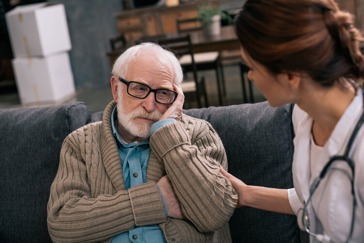一万人中有多少能活到退休? 研究：年过65，做好5件事或能长寿